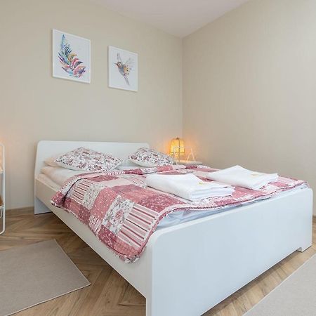 Apartament Karminowy Apartment Вадовице Екстериор снимка